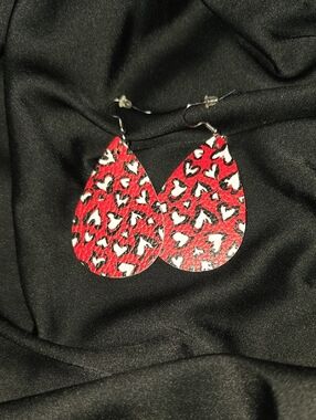 Plunder Red Heart Print Teardrop Earrings
